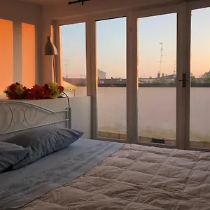 Apartamento Charming 1-bed In, Milán